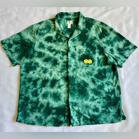 Smiley x H&M Men’s Button Up Shirt Green Tie Dye Size XL. - Picture 1 of 6